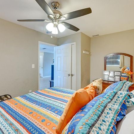 Dog-Friendly Home With Yard About 6 Miles To The Beach! 萨拉索塔 外观 照片