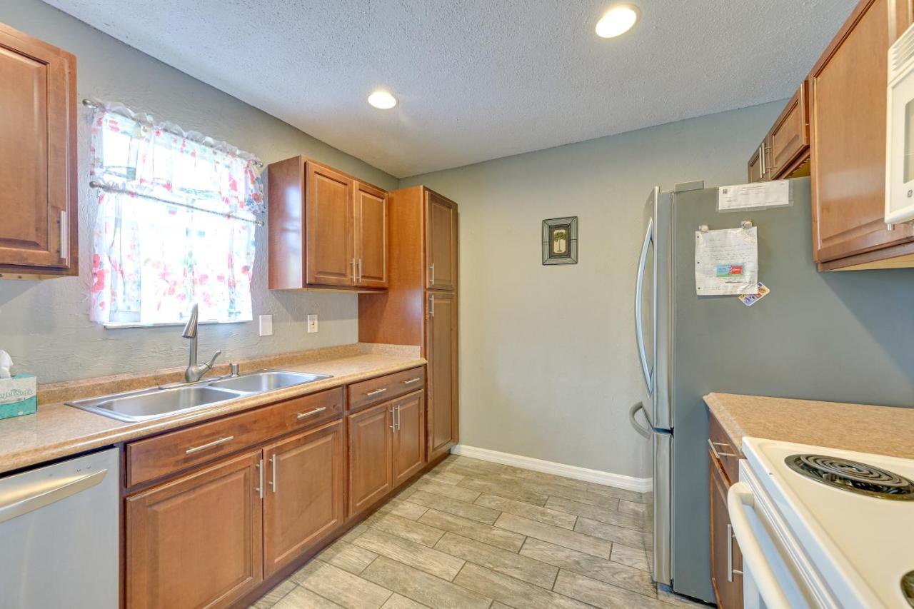 Dog-Friendly Home With Yard About 6 Miles To The Beach! 萨拉索塔 外观 照片
